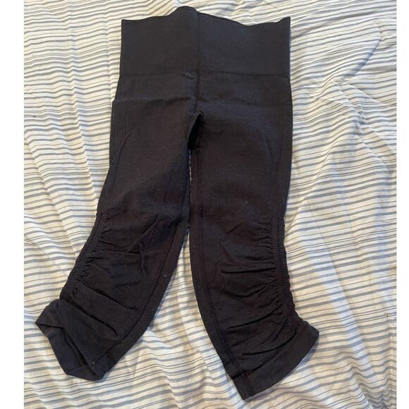 Lululemon Leggings - The Flow Cropped Grey - Size 2 - Picture 2 of 4